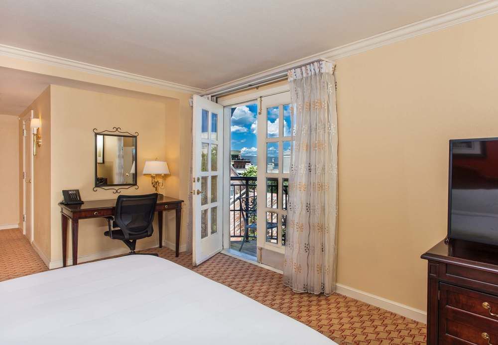 The Lindy Renaissance Charleston Hotel Exteriér fotografie